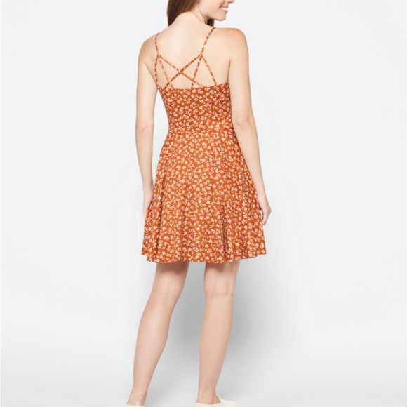 THE GENERAL GOOD REIGN BACK DETAIL BRUSHED KNIT DRESS - Picture 4 of 6